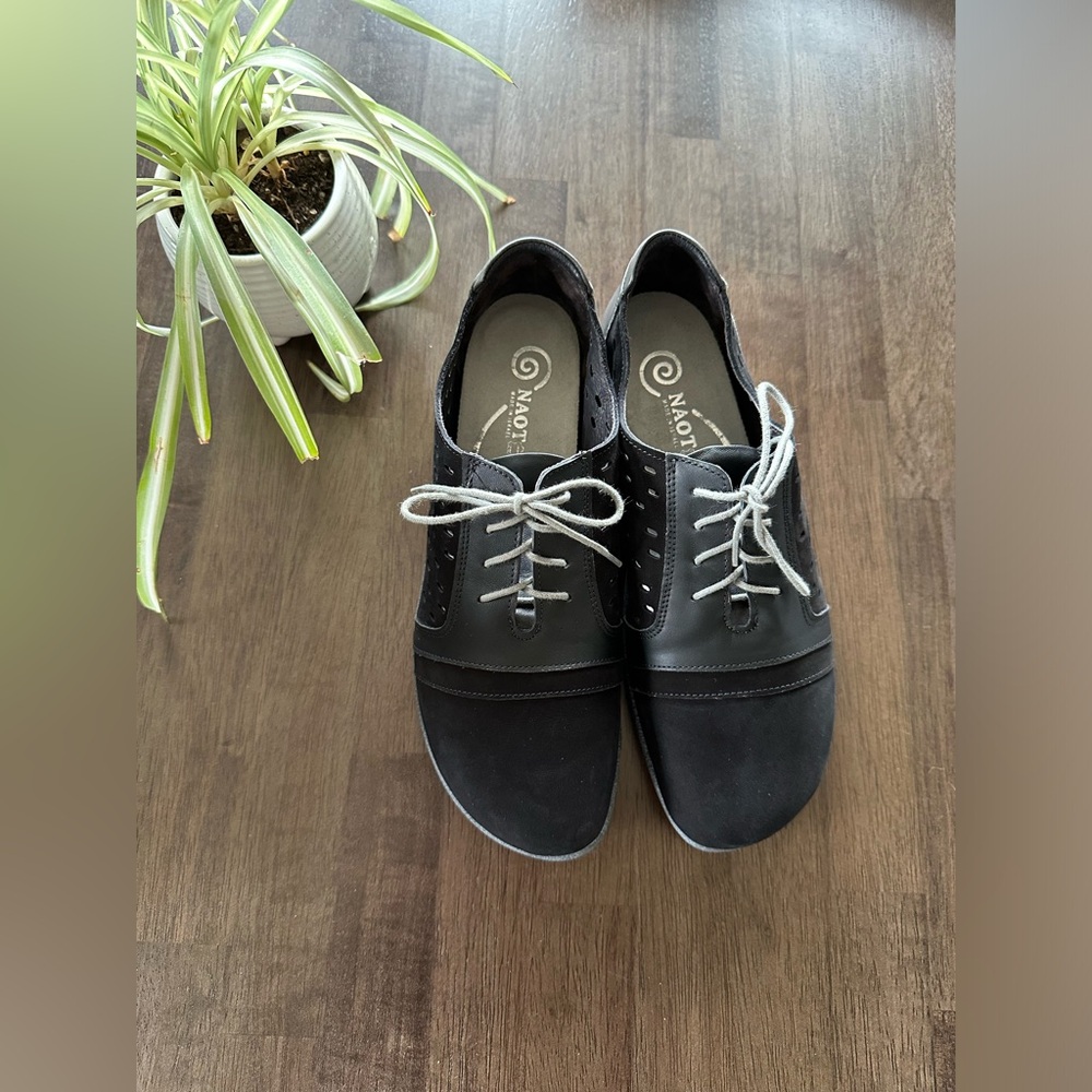 Naot Lalo black nubuck lace up shoes size 39 (8-8.5 women’s) great condi…